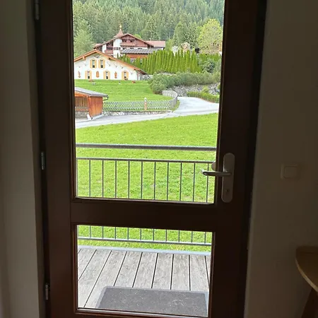 Schoene Mit Bergblick Haus Lukas